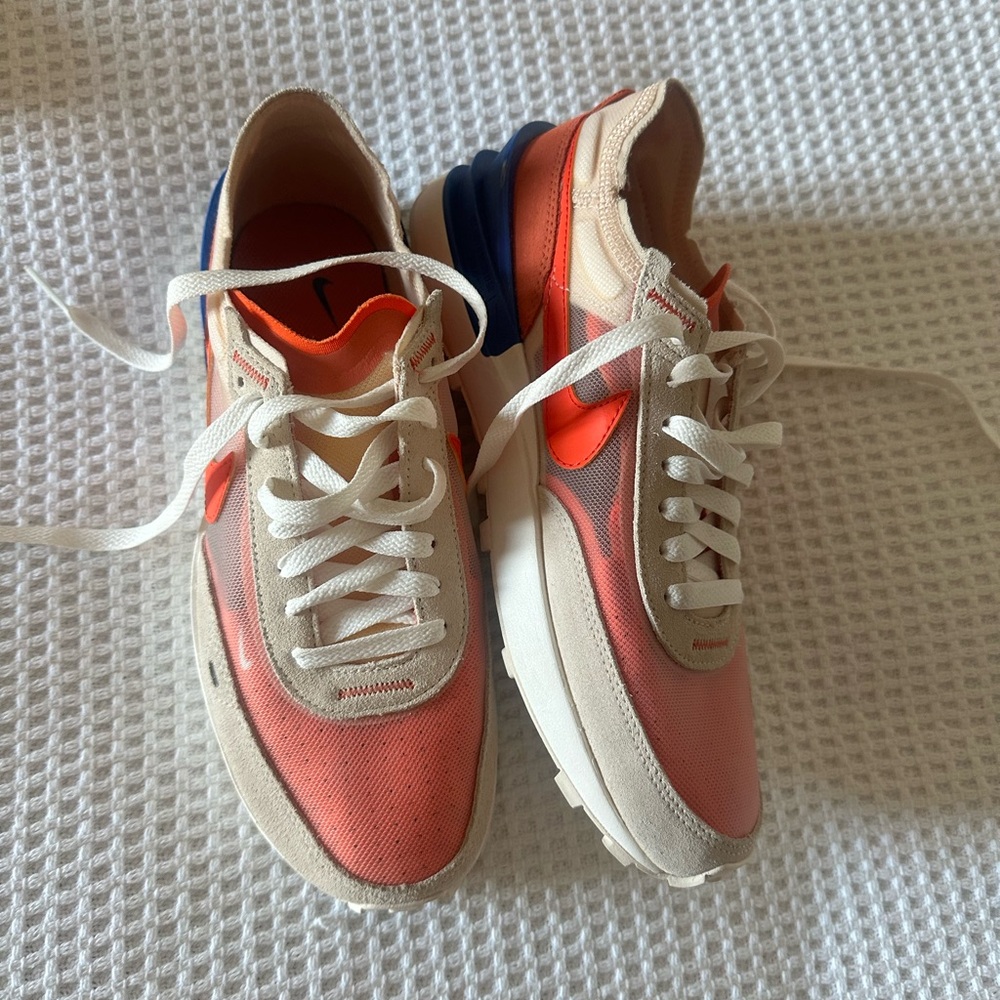 Nike Waffle One Rush Orange Size 8 (Like new)